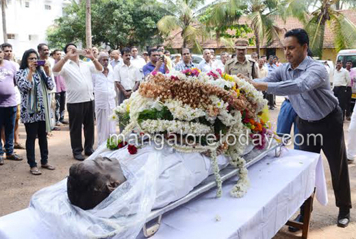 Retired DySP B J Bhandary death: Hundreds bid tearful aideu 1